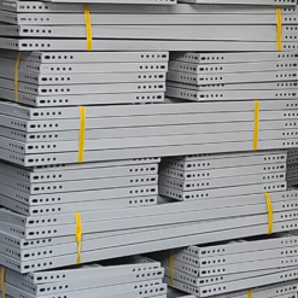 MÂM KỆ SẮT V LỖ -  08